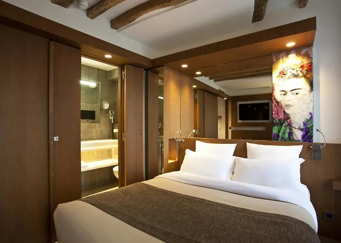 Select Hotel